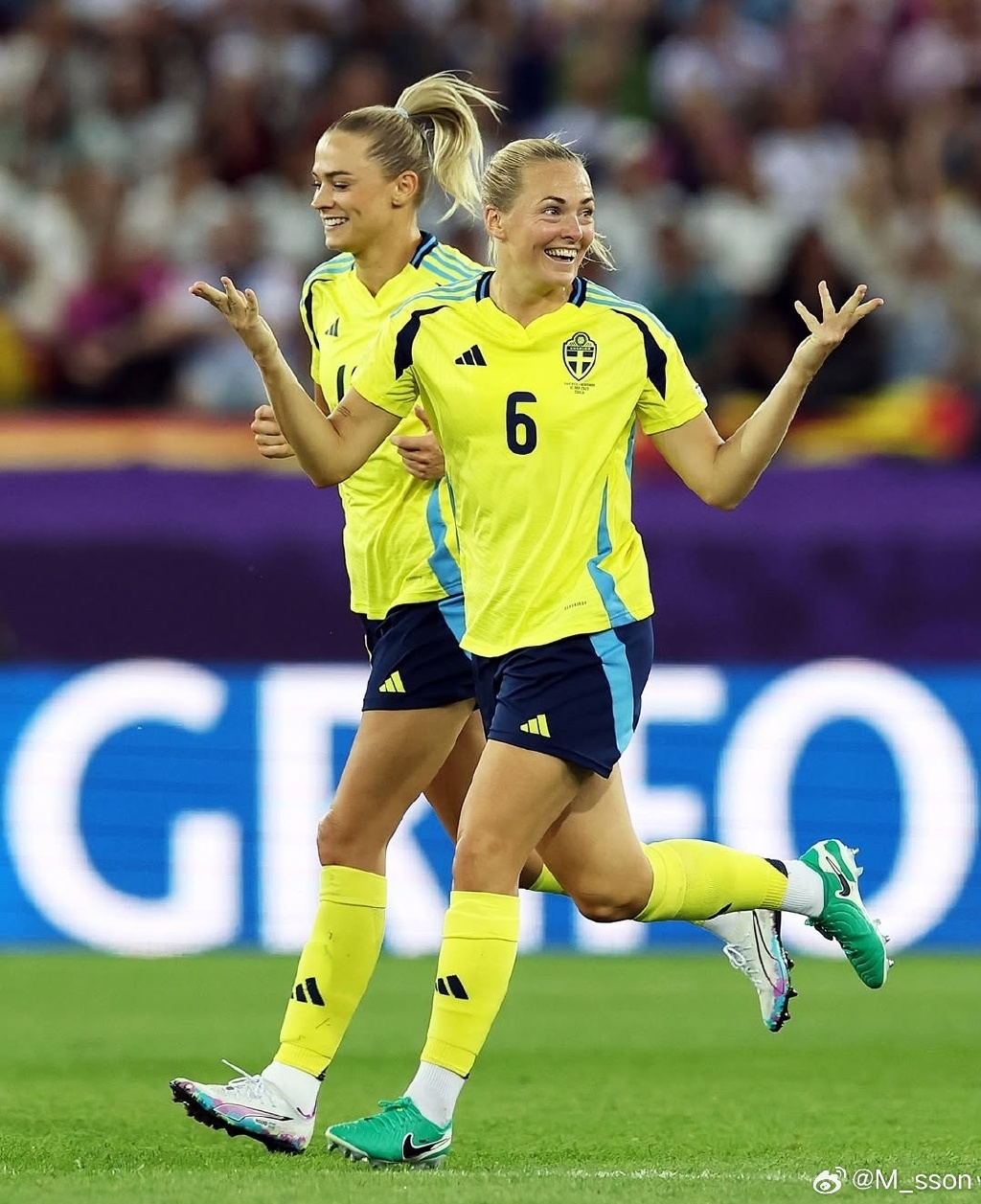 小组赛胜利后,马赛球迷欢欣鼓舞了